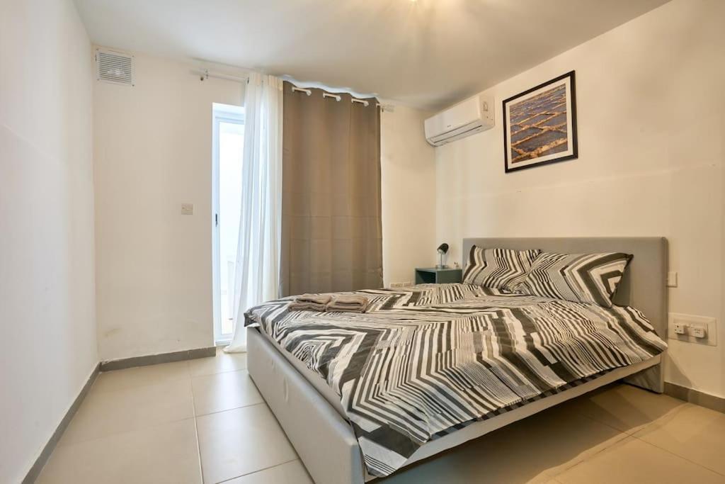 Urban Front - Walking Distance From Paceville And St George Bay Beach Is-Swieqi ภายนอก รูปภาพ