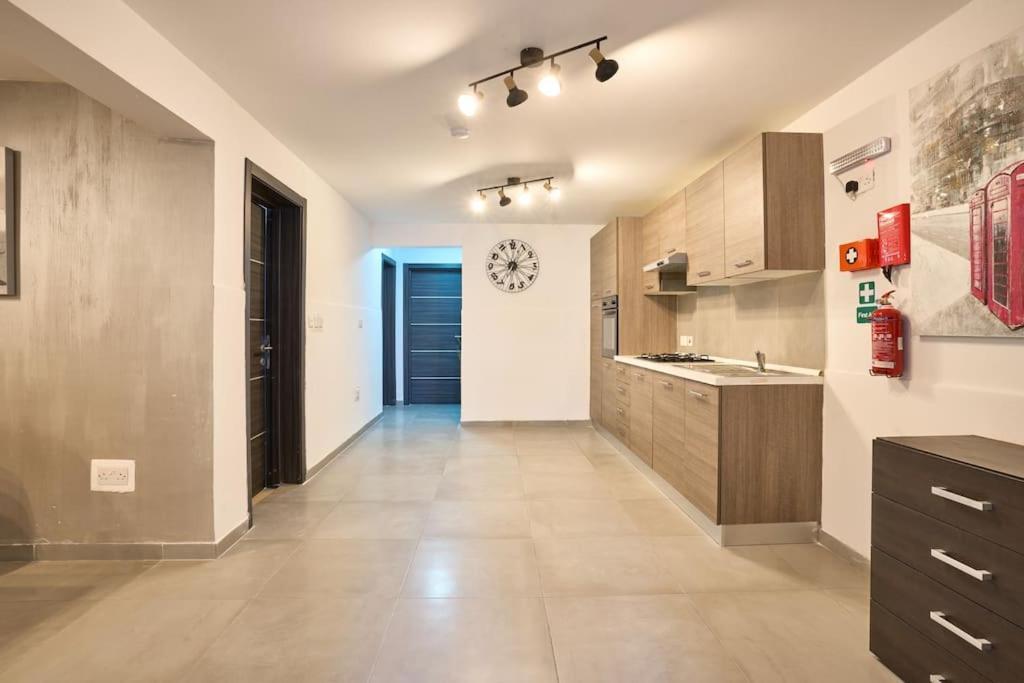 Urban Front - Walking Distance From Paceville And St George Bay Beach Is-Swieqi ภายนอก รูปภาพ