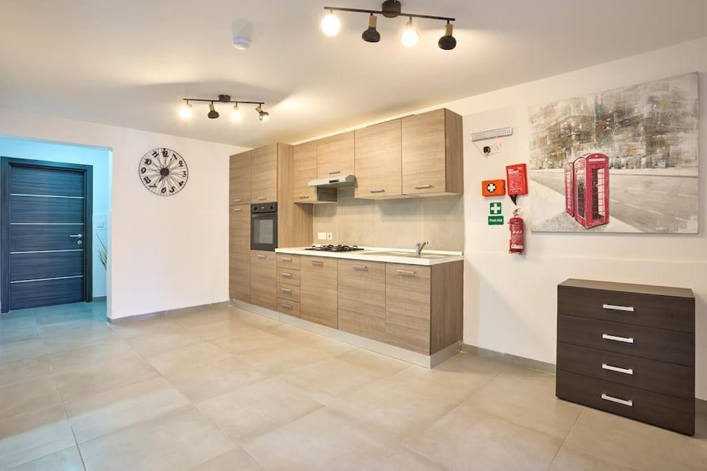 Urban Front - Walking Distance From Paceville And St George Bay Beach Is-Swieqi ภายนอก รูปภาพ
